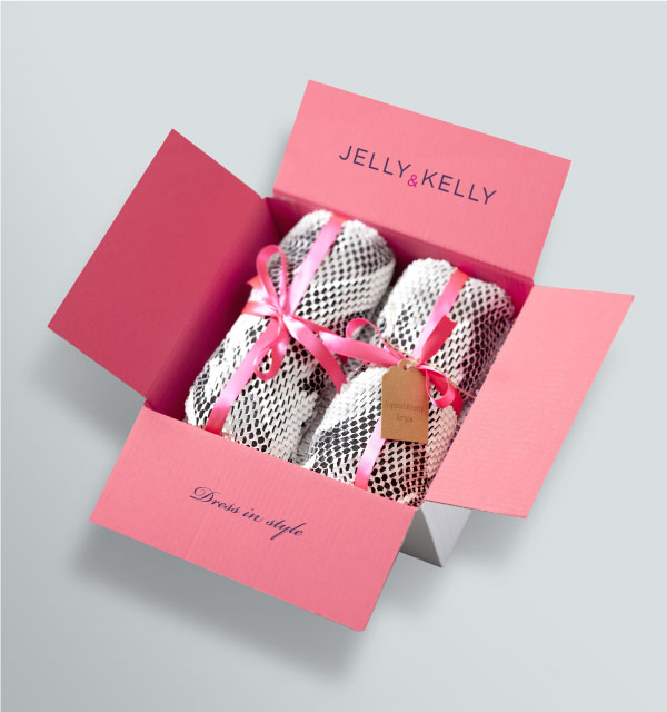 Branded-packaging-unboxing-02.jpg